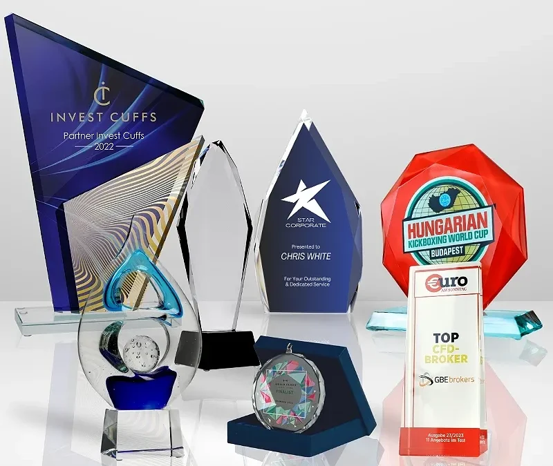 Custom Glass Trophies & Awards Printing